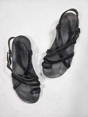 Chaco Dorra Black Full Grain Leather Strappy Toe Loop Comfort Sandal